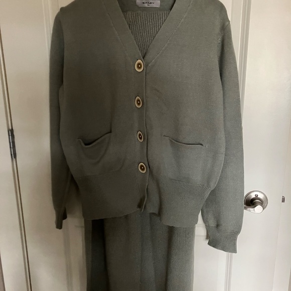 Brian Bailey soft suit - Picture 2 of 9